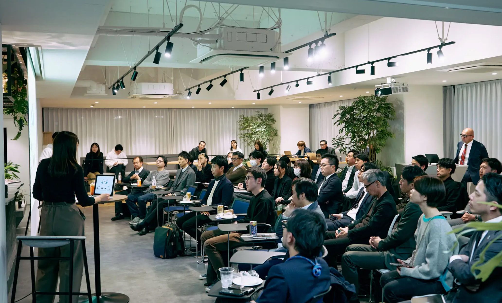 株式会社雑談会議