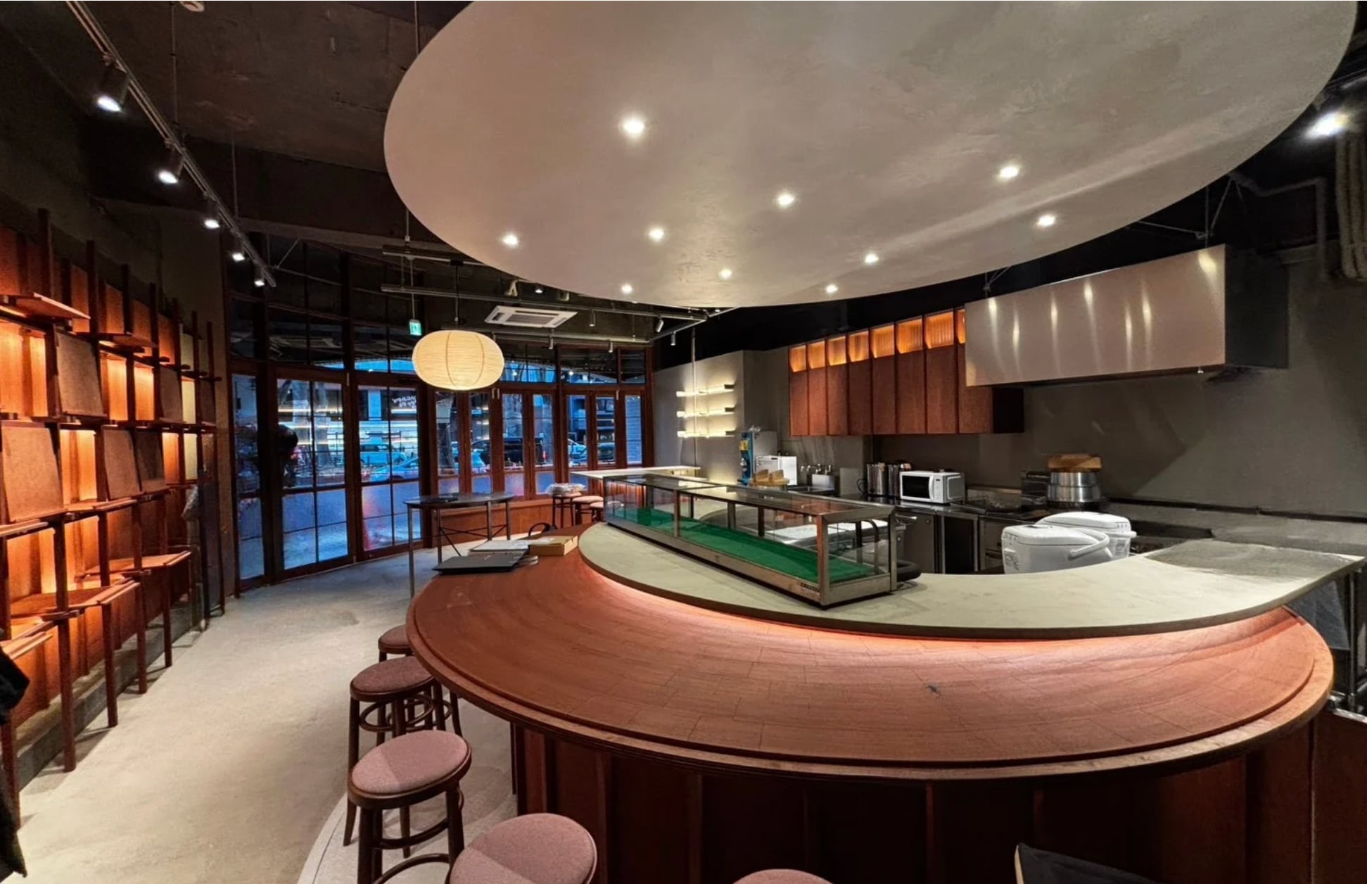 定禅寺ヒルズ1階に「おむすび東雲」路面出店、定禅寺通らしい店づくり。オーナー×テナントで挑む定禅寺通の次の景色